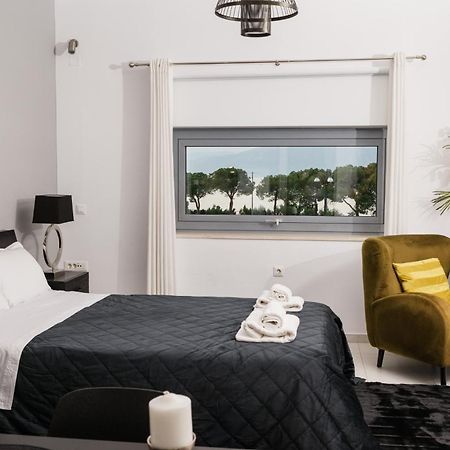 Byron Luxury Apartments Aigio Exterior foto