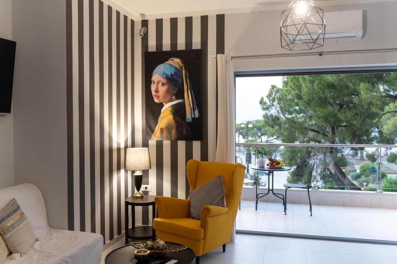 Byron Luxury Apartments Aigio Exterior foto