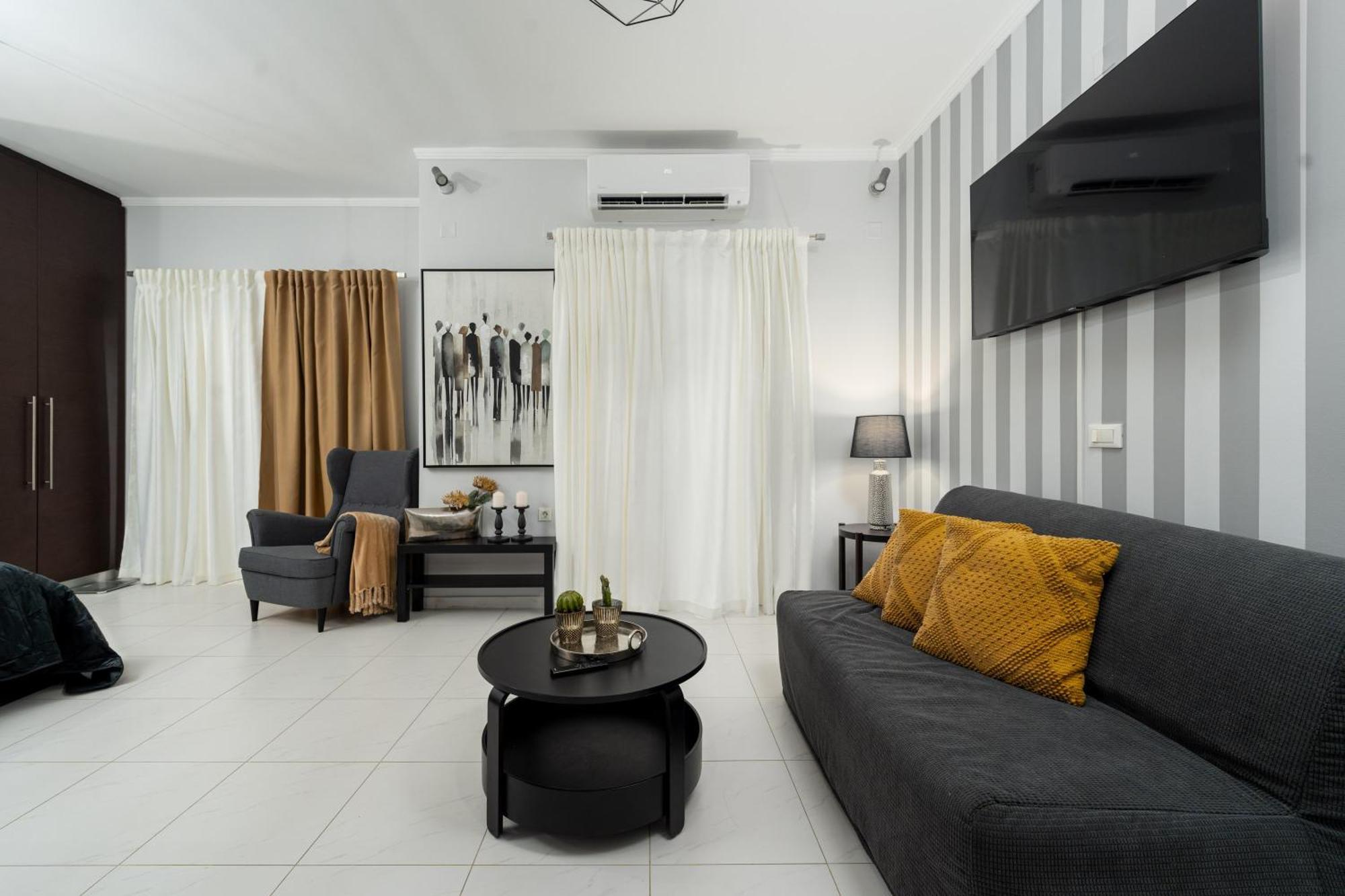 Byron Luxury Apartments Aigio Exterior foto