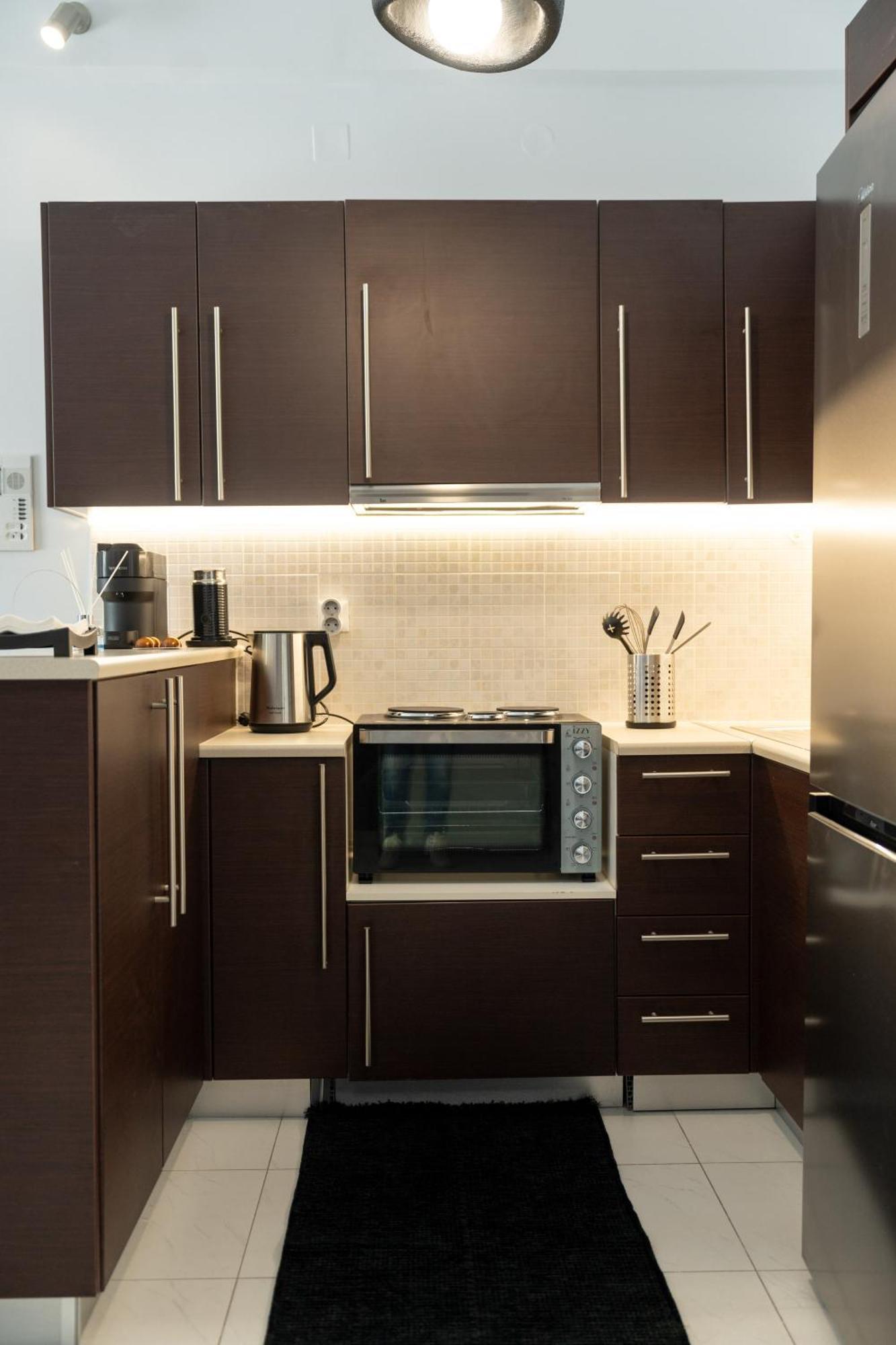 Byron Luxury Apartments Aigio Exterior foto