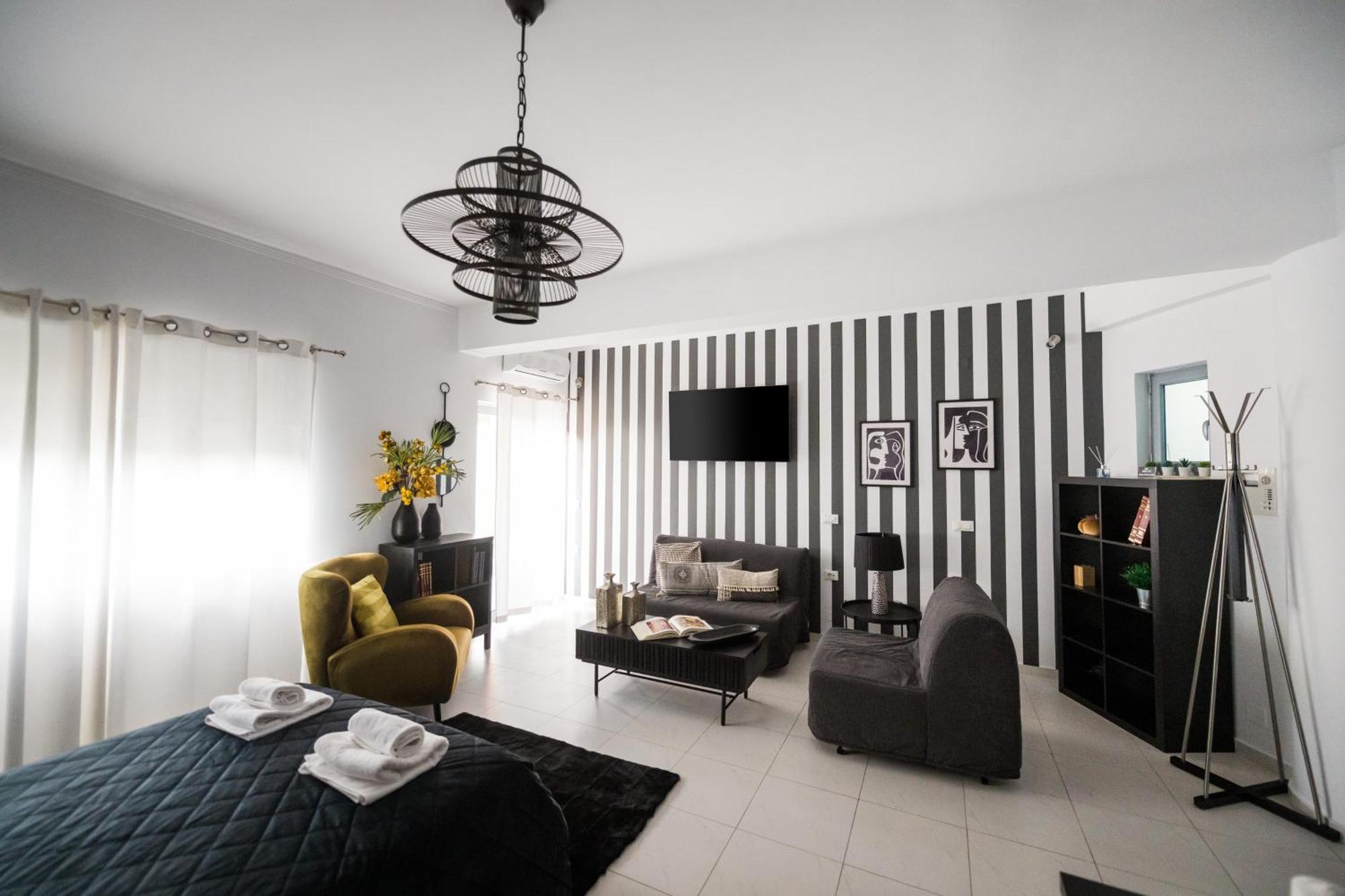 Byron Luxury Apartments Aigio Exterior foto