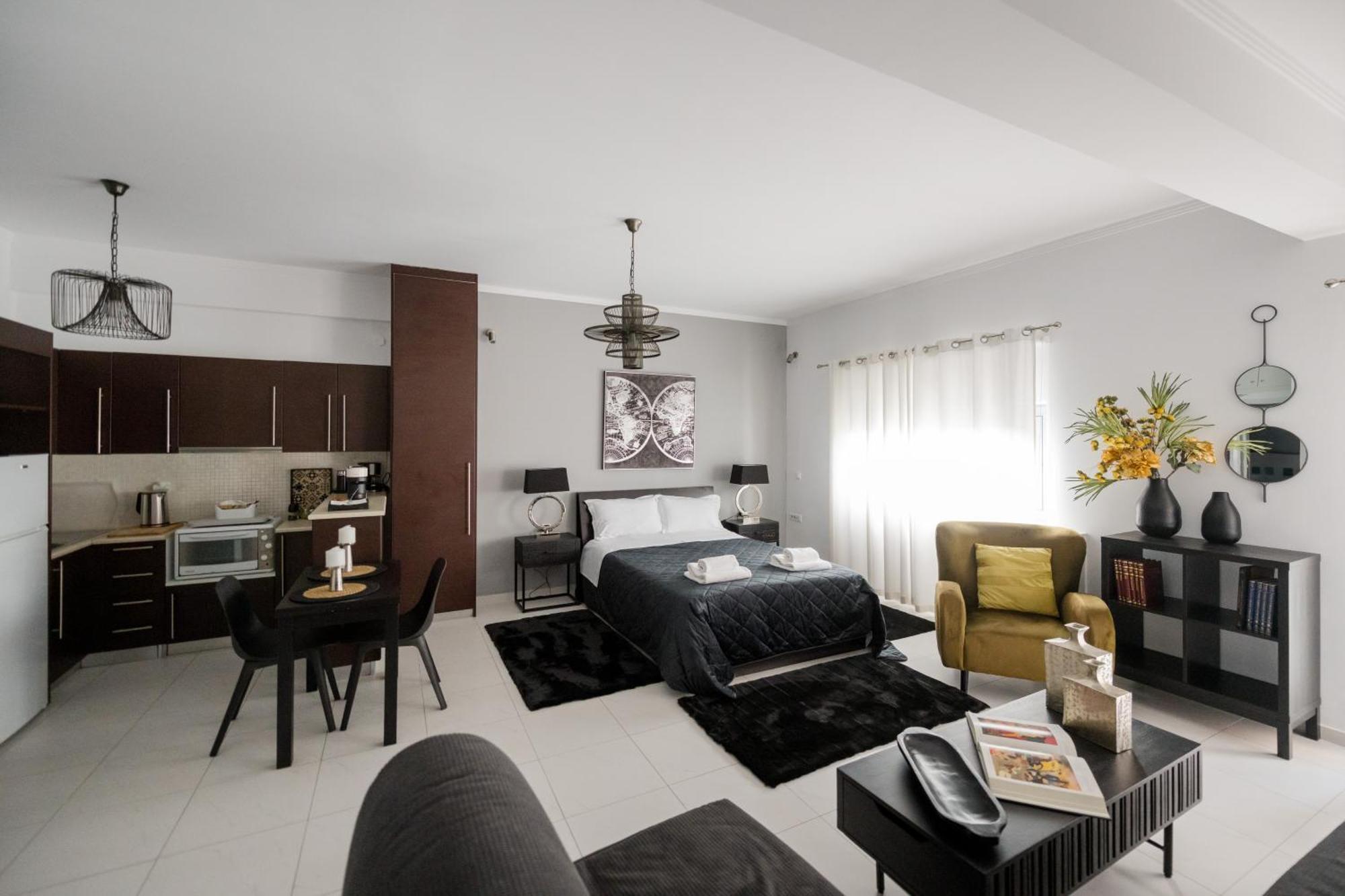 Byron Luxury Apartments Aigio Exterior foto