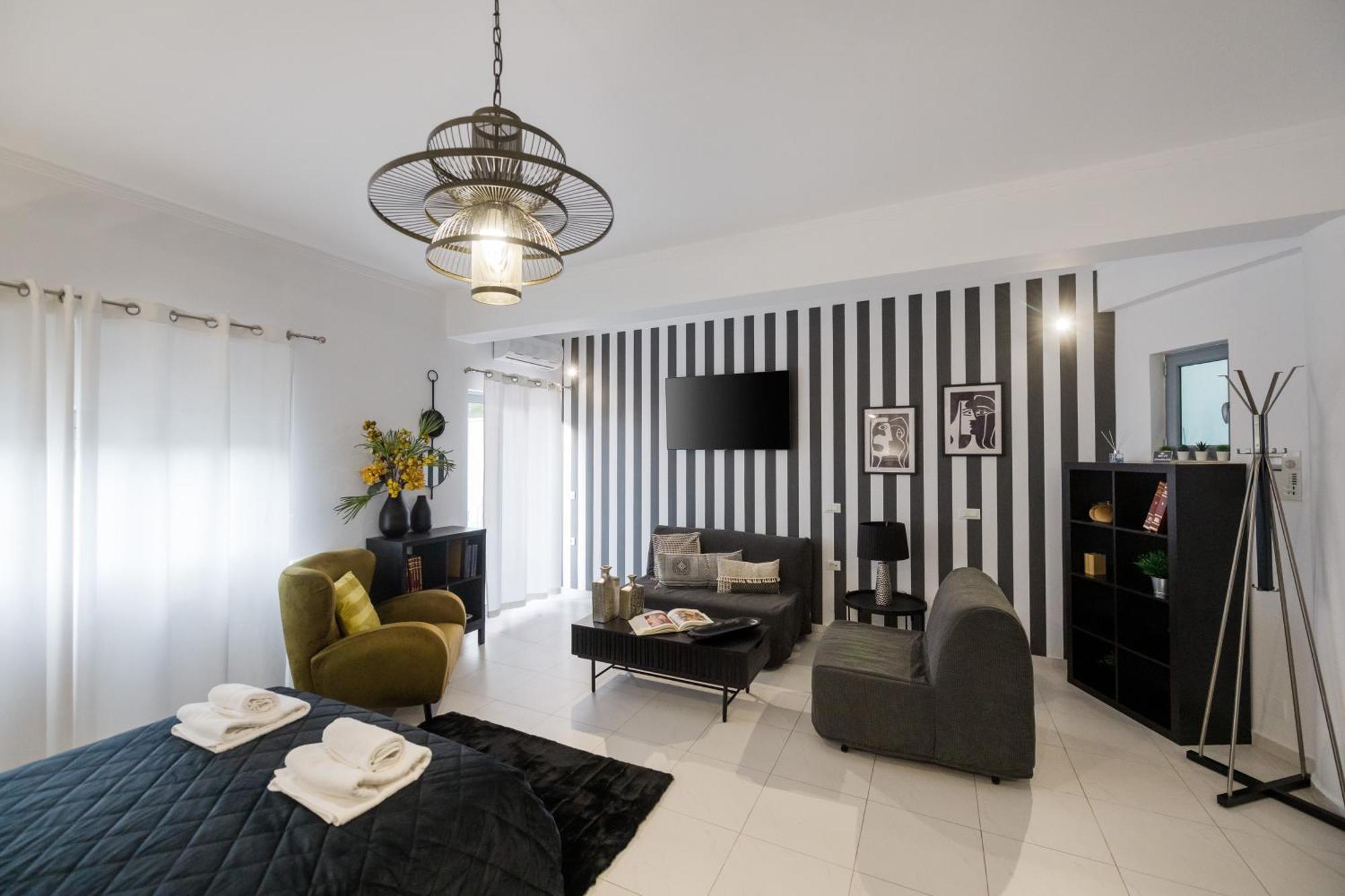 Byron Luxury Apartments Aigio Exterior foto