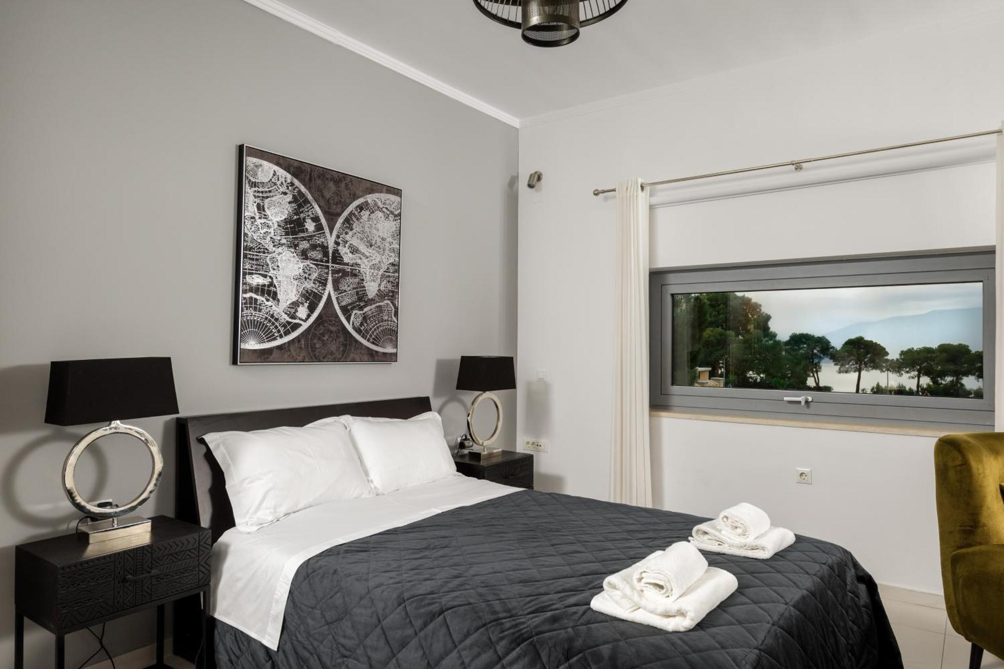 Byron Luxury Apartments Aigio Exterior foto